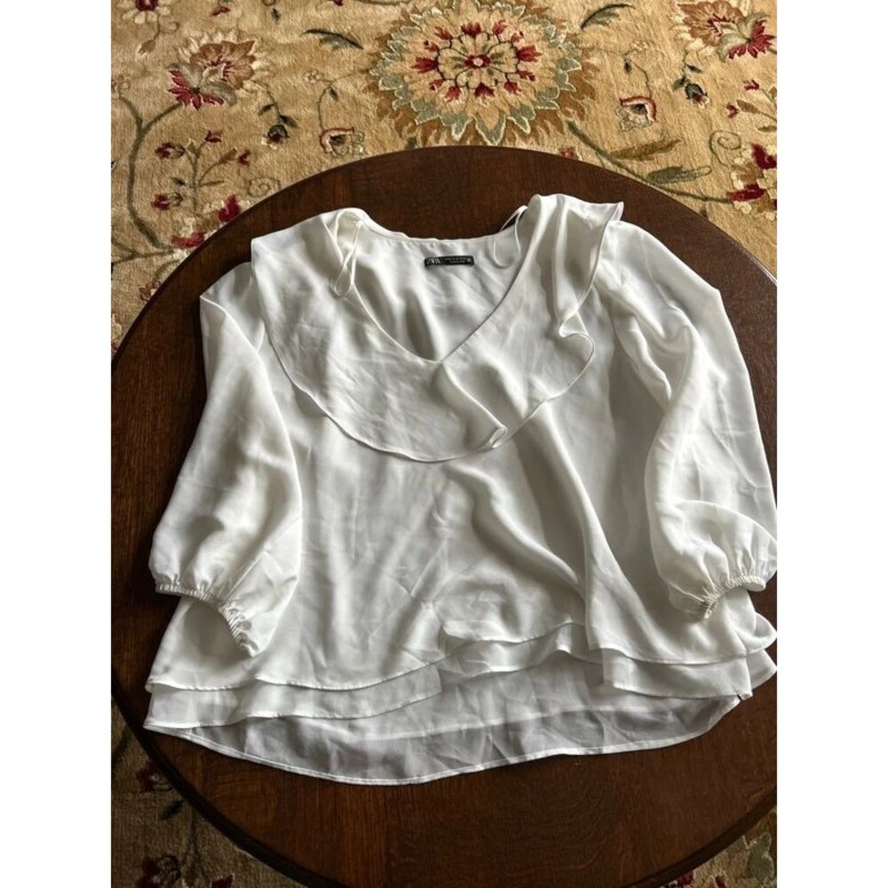 Zara lightweight white V-neck blouse with a layered ruffle collar
